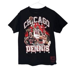 Mitchell & Ness Men's Dennis Rodman Black Chicago Bulls T-Shirt Medium